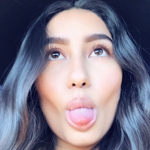 Meet your Posher, Amada